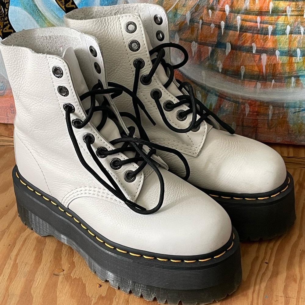 Dr. Martens 1460 Pascal Max Platform Boots Docs White Leather NEW Woman's 7 nwot